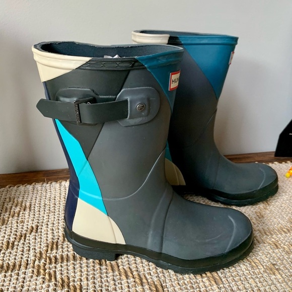 Hunter Blue and Gray Boots - SZ 6 - Picture 3 of 13
